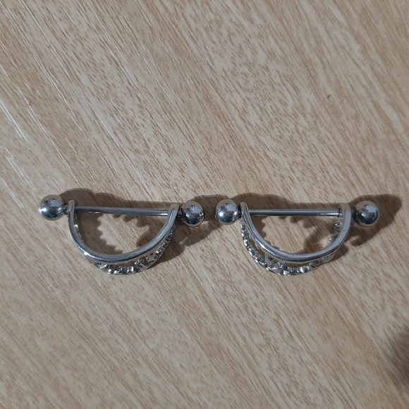 Vampire Nipple Rings - Picture 3 of 4